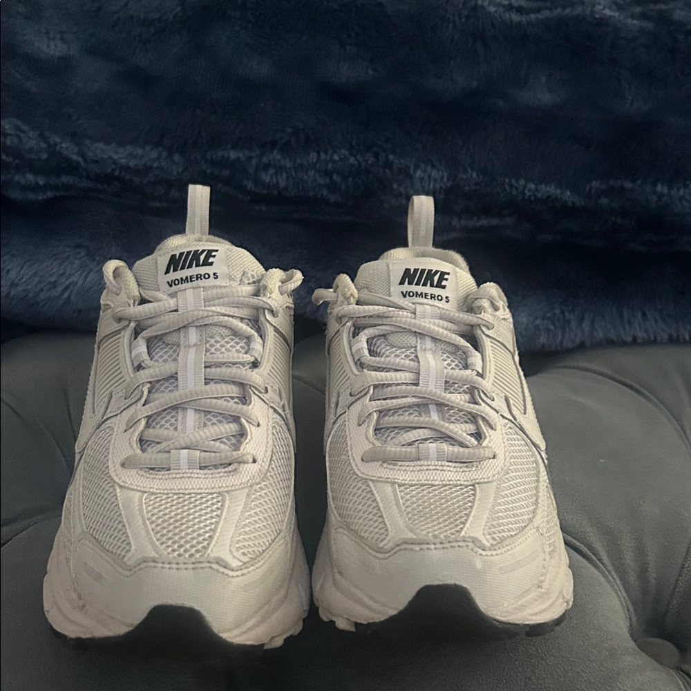 Nike Vomero 5 Light Gray Sneakers